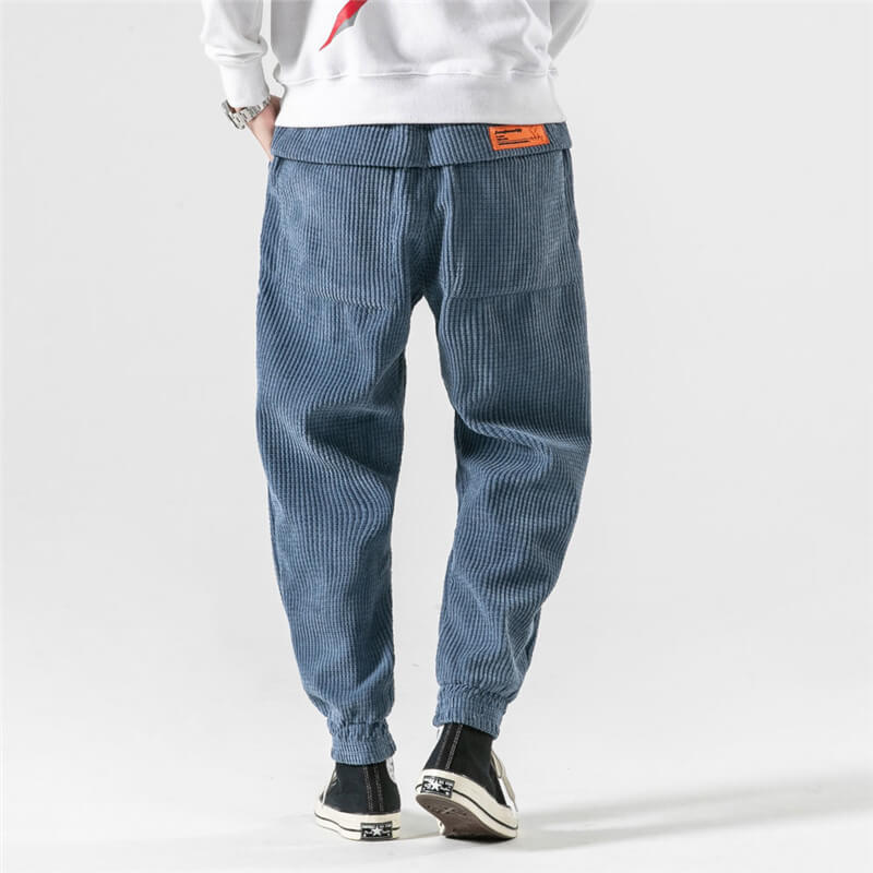 Pantaloni uomo Bizio stile jogging in velluto a coste, linea affusolata e comoda cintura elastica per look casual e contemporaneo