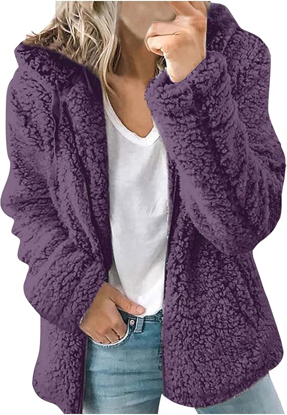 Giacca Ginevra in pile indossata da donna