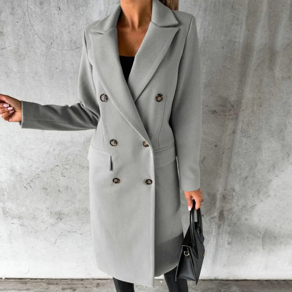 Cappotto donna Liera elegante lungo con bottoni a vista e linea fluida, ideale per look invernali raffinati