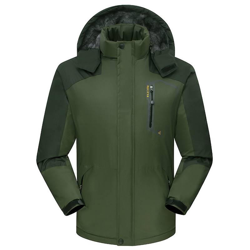 Giacca uomo Tiziano con cappuccio regolabile, chiusura frontale e linee moderne per look urbani e contemporanei