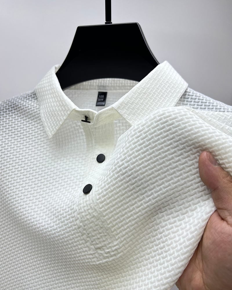 Uomo che indossa Everto, t-shirt leggera versatile