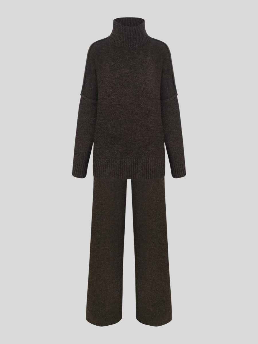 Completo donna Bettina chic fluido con pantaloni ampi e top a collo alto, look raffinato e moderno