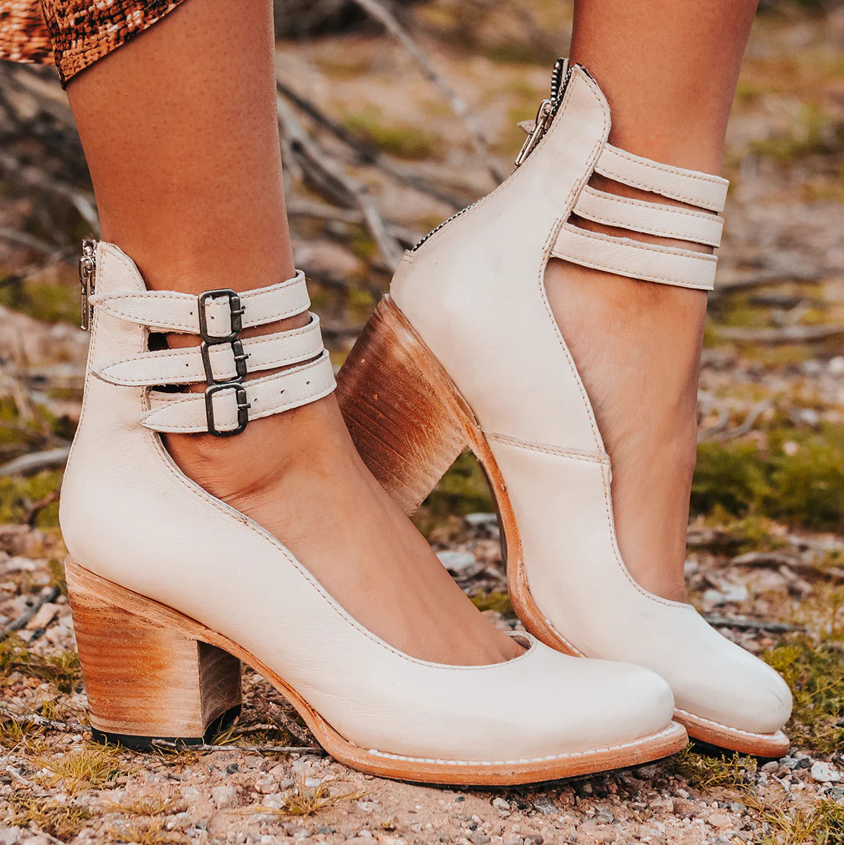 Décolleté eleganti donna Donatella con tre cinturini