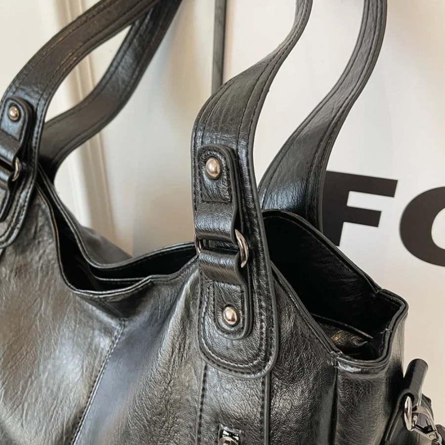 Chiara shoulder bag in subtle autumn tones