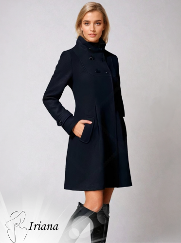 Cappotto lungo donna Irene con colletto strutturato e tasche laterali, ideale per look eleganti e moderni invernali