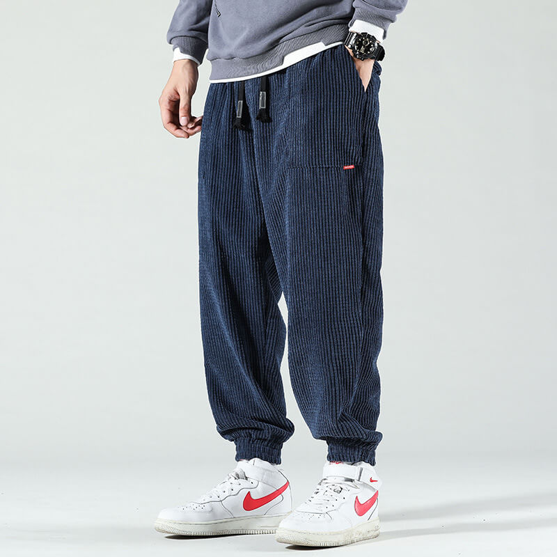 Pantaloni uomo Bizio stile jogging in velluto a coste, linea affusolata e comoda cintura elastica per look casual e contemporaneo