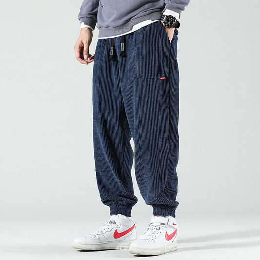 Pantaloni uomo Bizio stile jogging in velluto a coste, linea affusolata e comoda cintura elastica per look casual e contemporaneo
