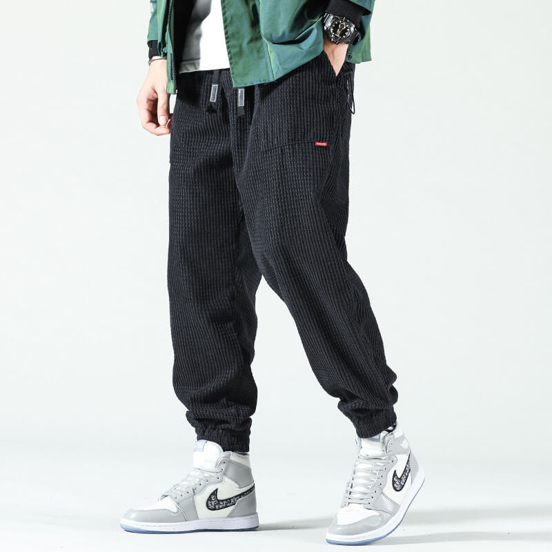 Pantaloni uomo Bizio stile jogging in velluto a coste, linea affusolata e comoda cintura elastica per look casual e contemporaneo