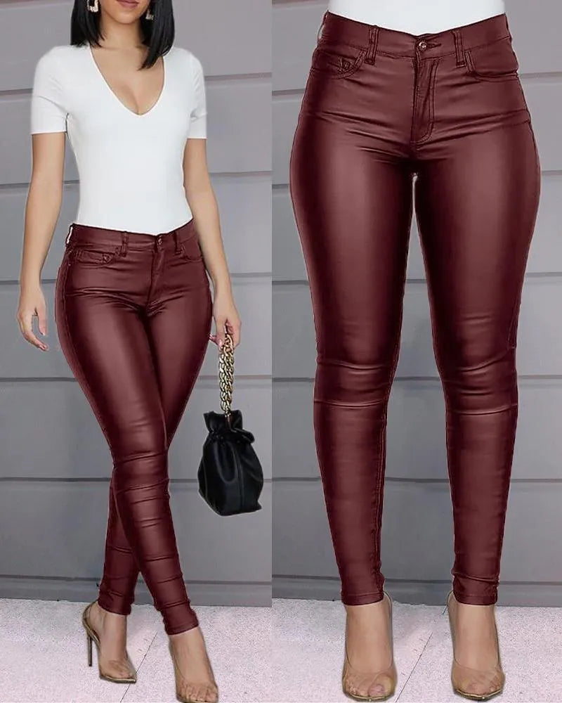 Pantaloni in ecopelle da donna Annalisa con vita alta e taglio moderno