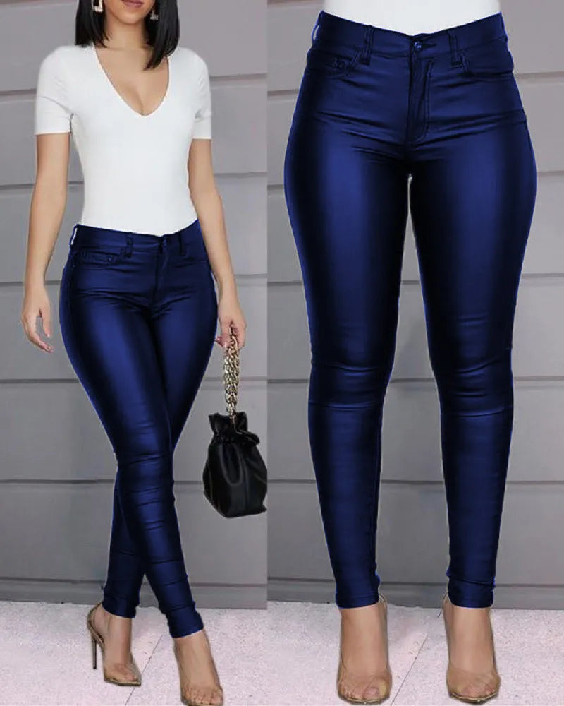 Pantaloni in ecopelle da donna Annalisa con vita alta e taglio moderno