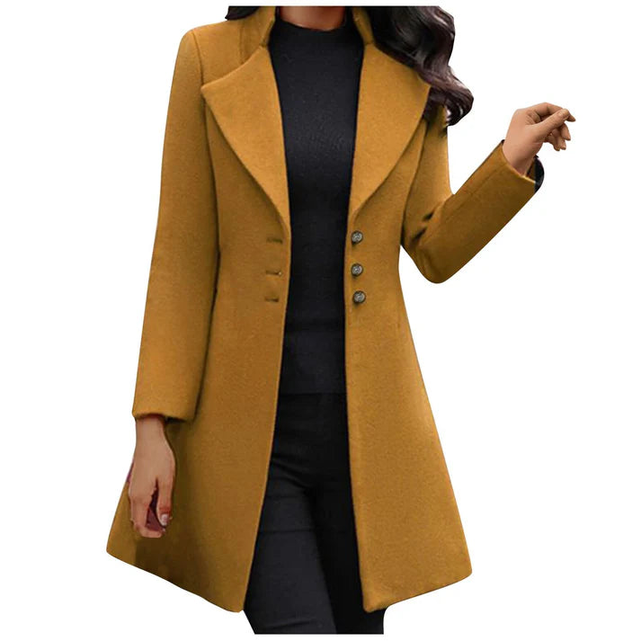 Donna che indossa cappotto lungo elegante Bella in tonalità neutre