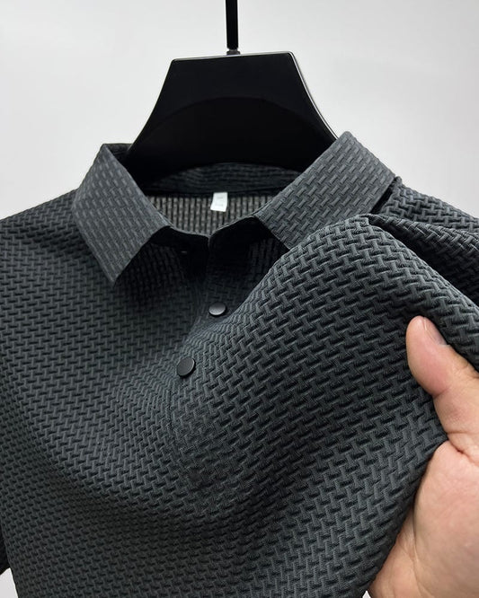 Uomo che indossa Everto, t-shirt leggera versatile