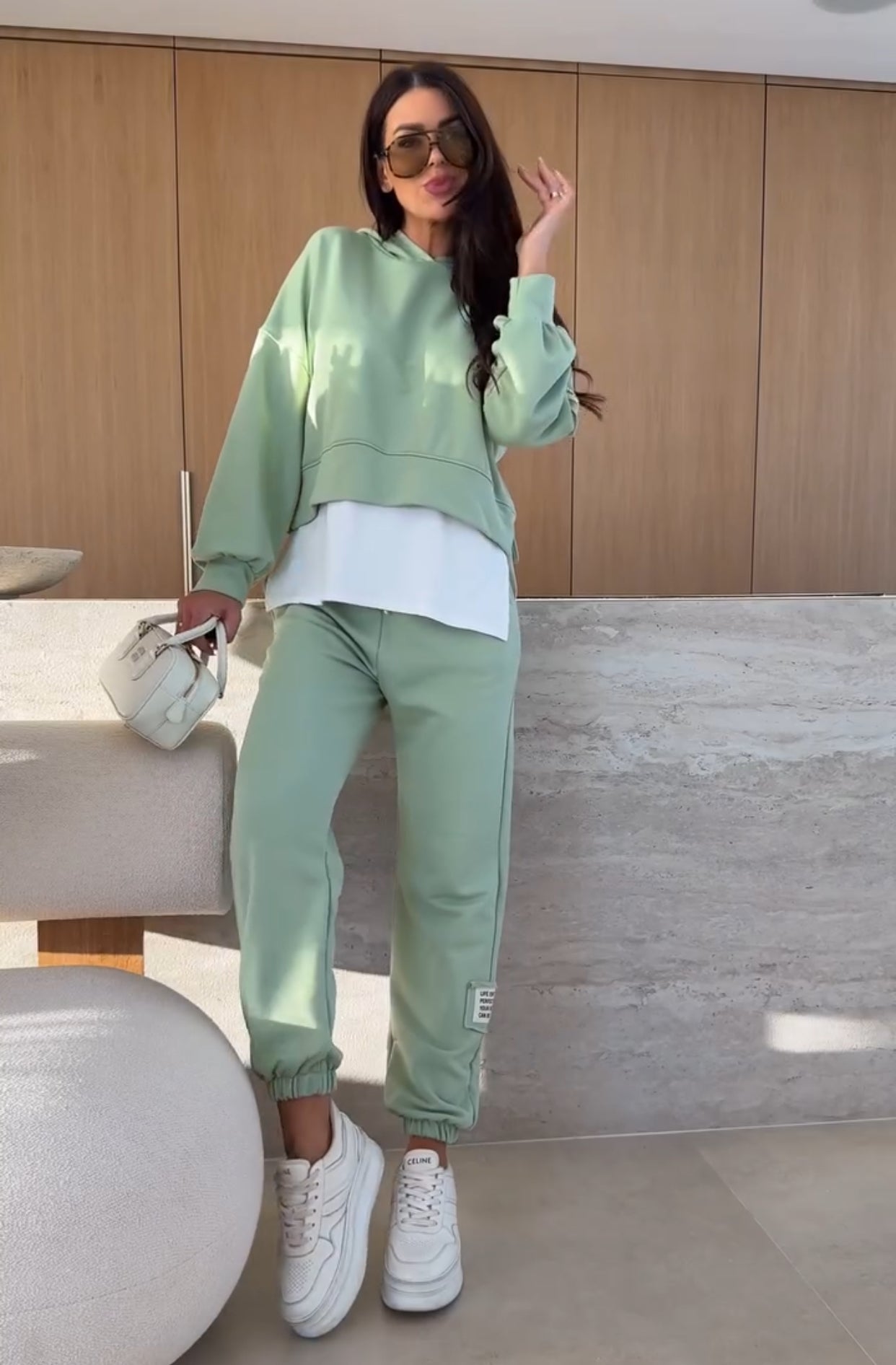 Completo donna Beatrice felpa con cappuccio e pantaloni elasticizzati