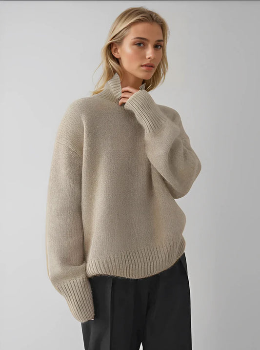 Maglione donna Celina a collo alto con texture elegante e taglio strutturato, ideale per outfit autunno-inverno raffinati