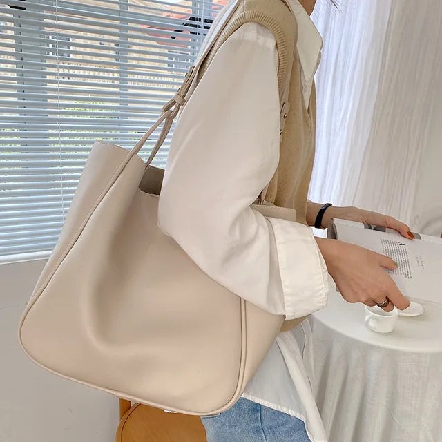 Serafina elegant structu Rosso handbag for women
