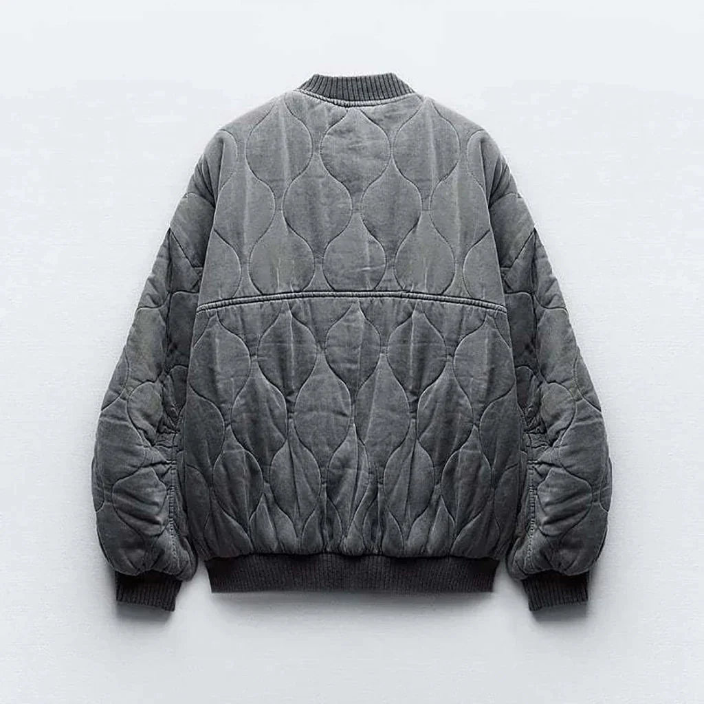 Giacca bomber oversize da donna Bianca con collo alto e chiusura a vista, look urbano e sofisticato per la stagione fredda