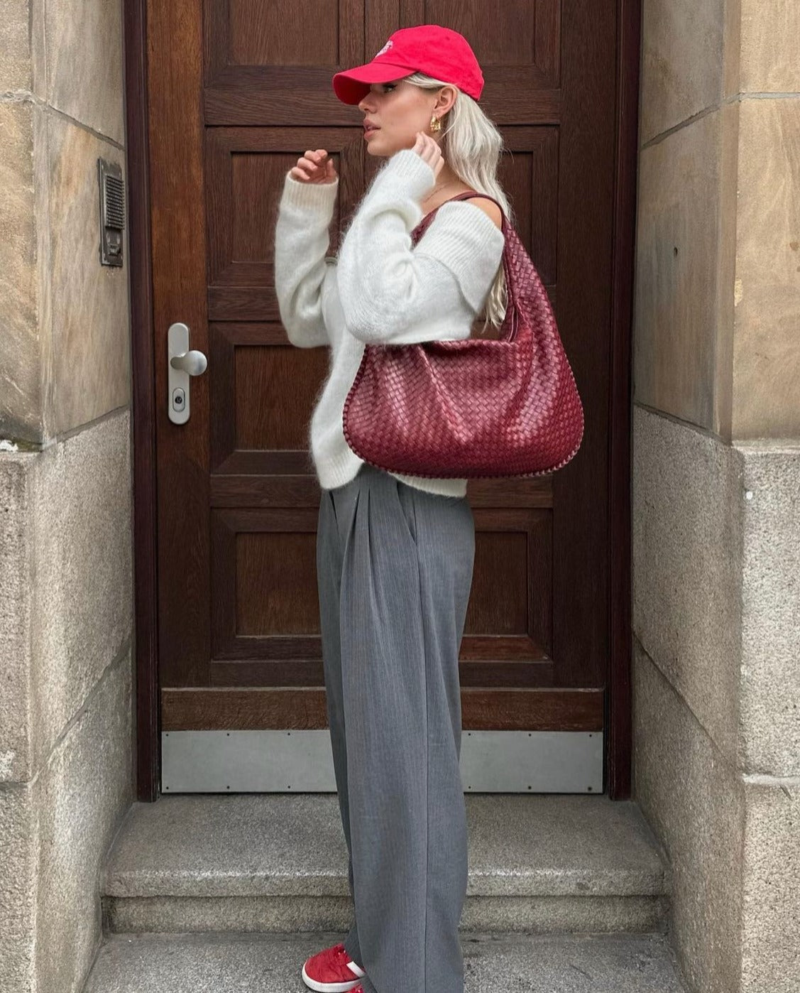 Borsa donna Betta con design elegante e struttura raffinata, ideale per outfit professionali e casual