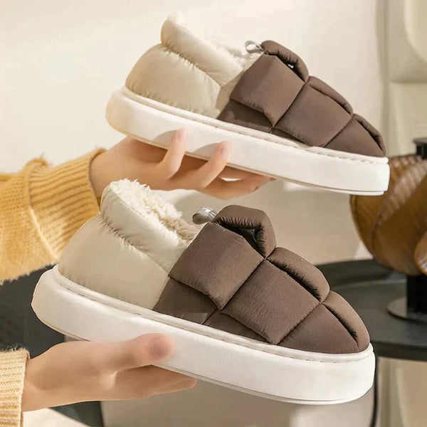 Pantofole donna Giada con interno soffice e design avvolgente, perfette per momenti di relax in casa