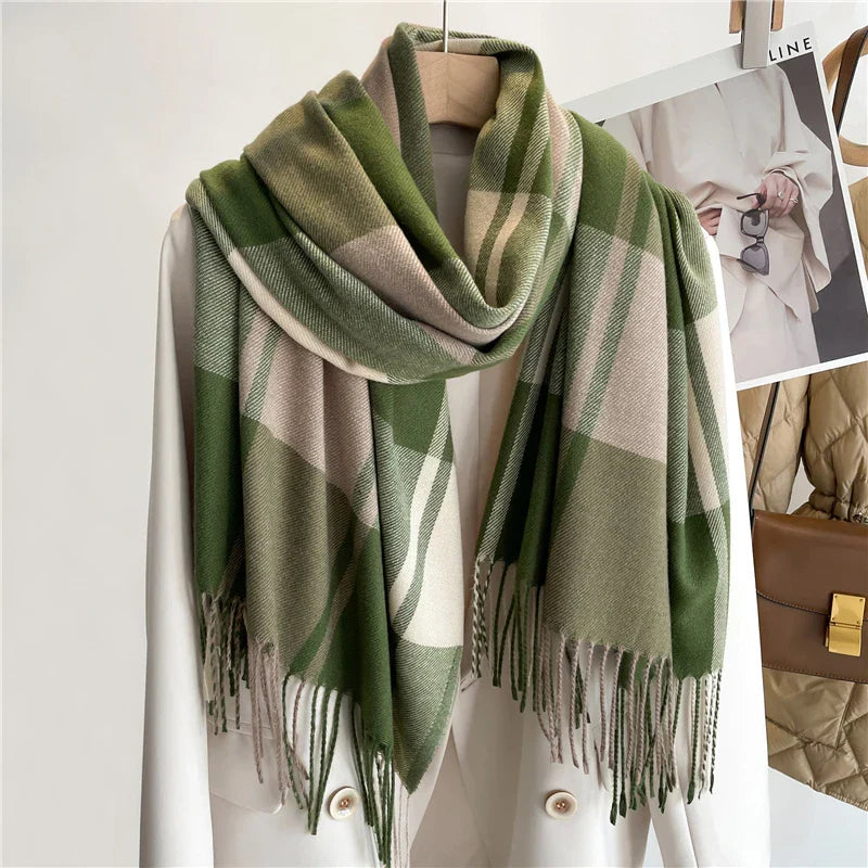 Sciarpa donna Livia a quadri, elegante e versatile