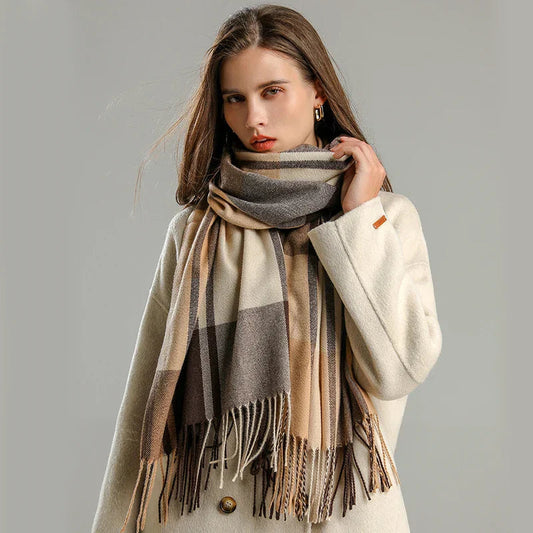 Sciarpa donna Livia a quadri, elegante e versatile