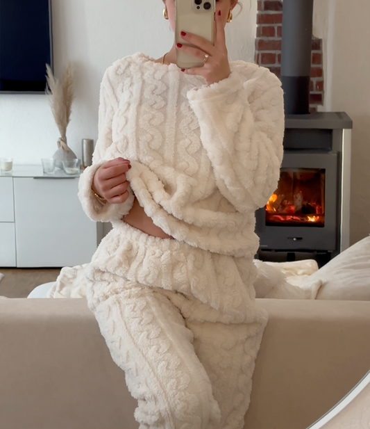 Pigiama donna Fabrizia due pezzi con top girocollo e pantaloni morbidi, look confortevole e elegante