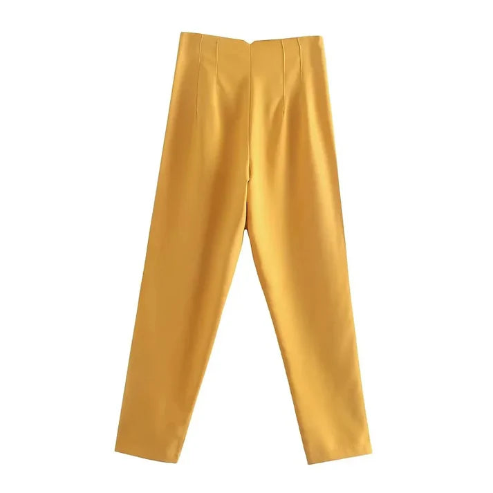 Pantaloni a vita alta con taglio moderno ed elegante