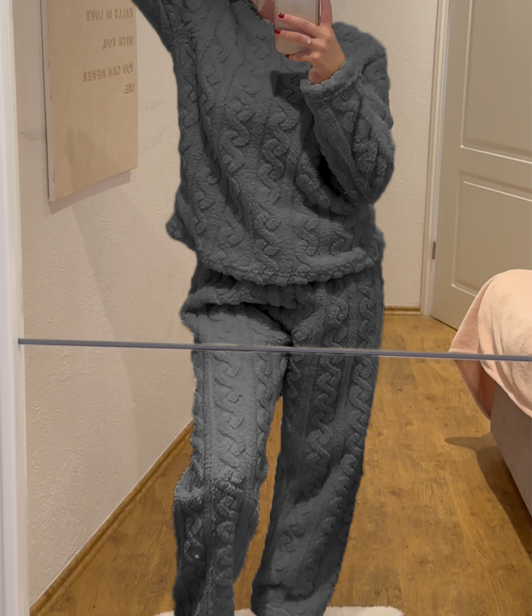 Pigiama donna Fabrizia due pezzi con top girocollo e pantaloni morbidi, look confortevole e elegante