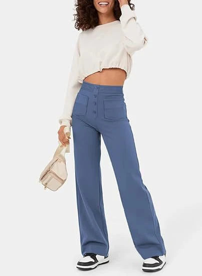 Donna che indossa pantaloni elasticizzati a vita alta con tasche ampie