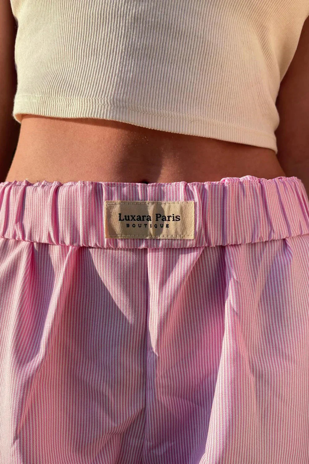 Pantaloni da donna Valeria con taglio fluido e vita sagomata