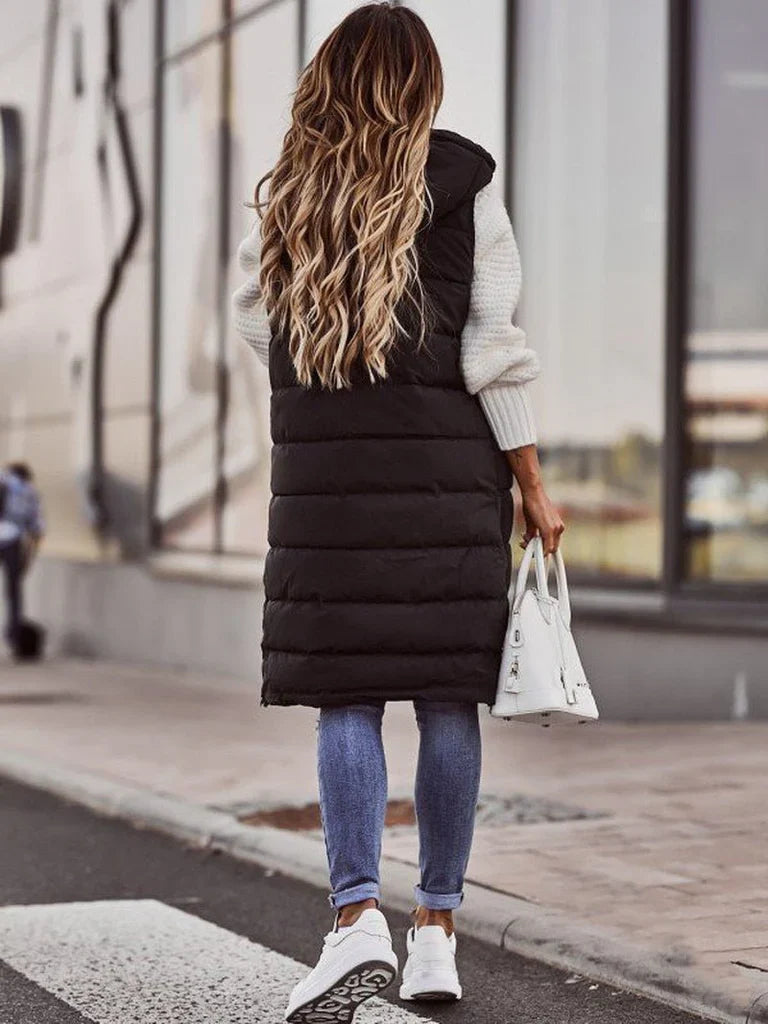 Gilet lungo Hillary trapuntato con cappuccio sagomato per look autunnale e invernale