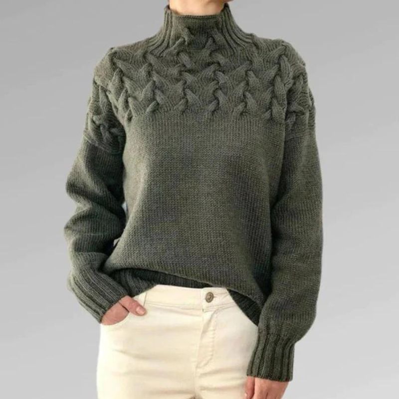 Maglione donna Noelia a collo alto con motivo lavorato e incrocio elegante, perfetto per look invernali moderni e raffinati
