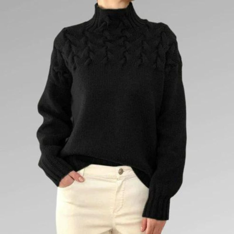 Maglione donna Noelia a collo alto con motivo lavorato e incrocio elegante, perfetto per look invernali moderni e raffinati