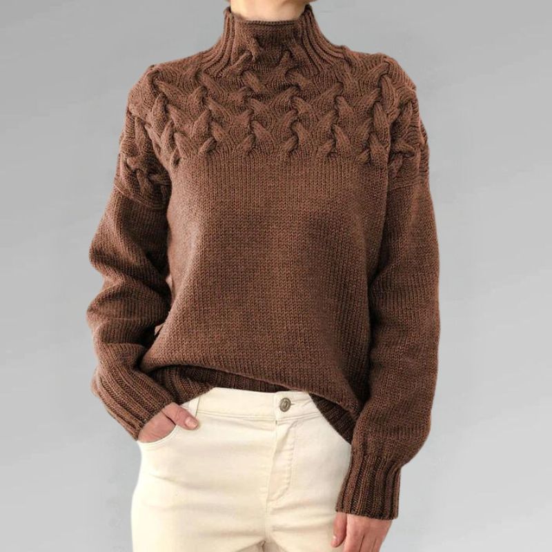 Maglione donna Noelia a collo alto con motivo lavorato e incrocio elegante, perfetto per look invernali moderni e raffinati