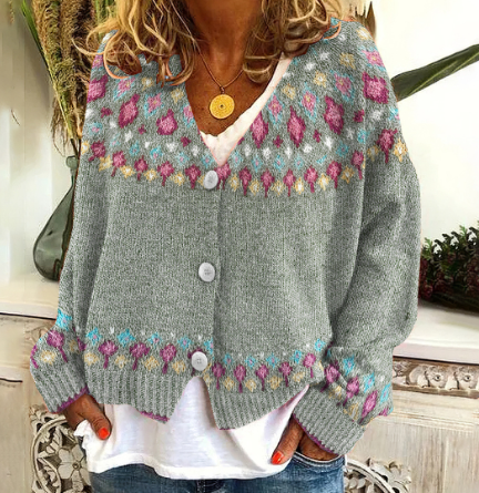 Maglione corto donna Mariella con bottoni frontali e taglio moderno, ideale per look casual e autunnali