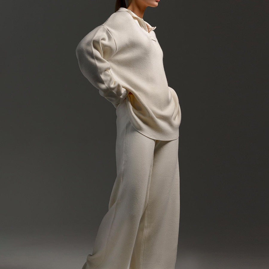 Completo 2 pezzi Avril con top a scollo a V e pantaloni a gamba larga, elegante e rilassato